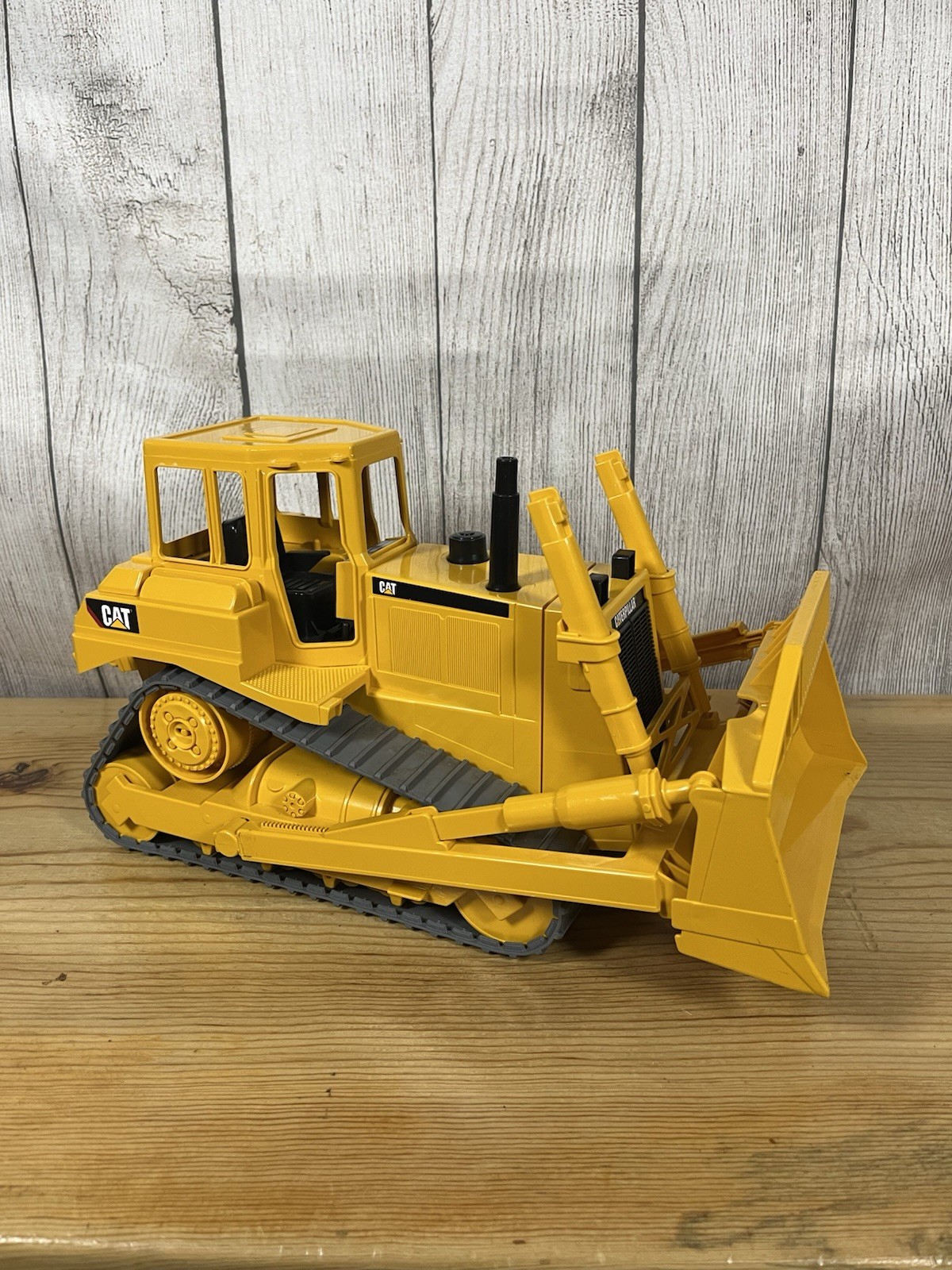 Bruder Made In Germany 1:16 Scale CAT Caterpillar Bulldozer