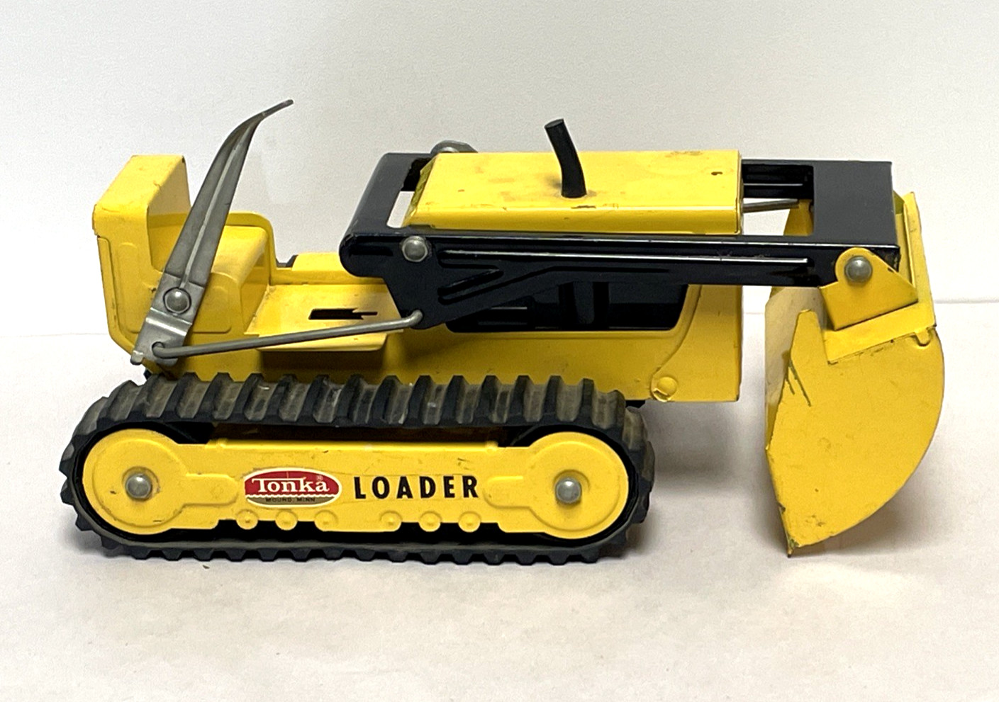 1960s Vintage Tonka Front End Loader Bulldozer Rubber Track Toy 10”