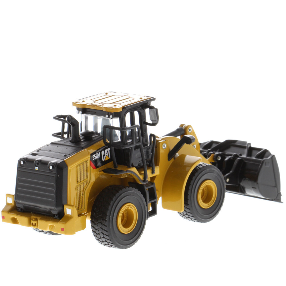 DIECAST MASTERS 1/64 CAT 950M WHEEL LOADER LOWBOY LOAD SAME SCALE AS DCP