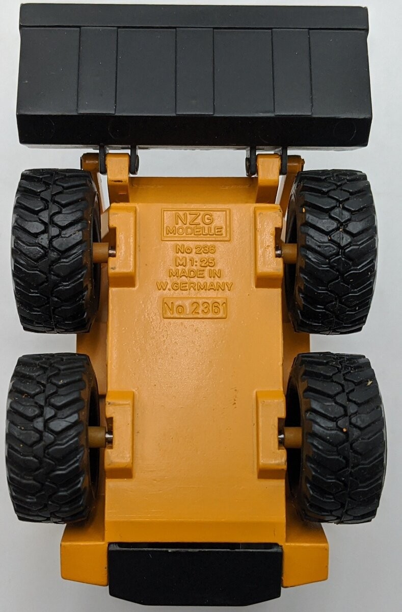 NZG 236 1:25 Gehl 4615 Skid Steer Loader NIB