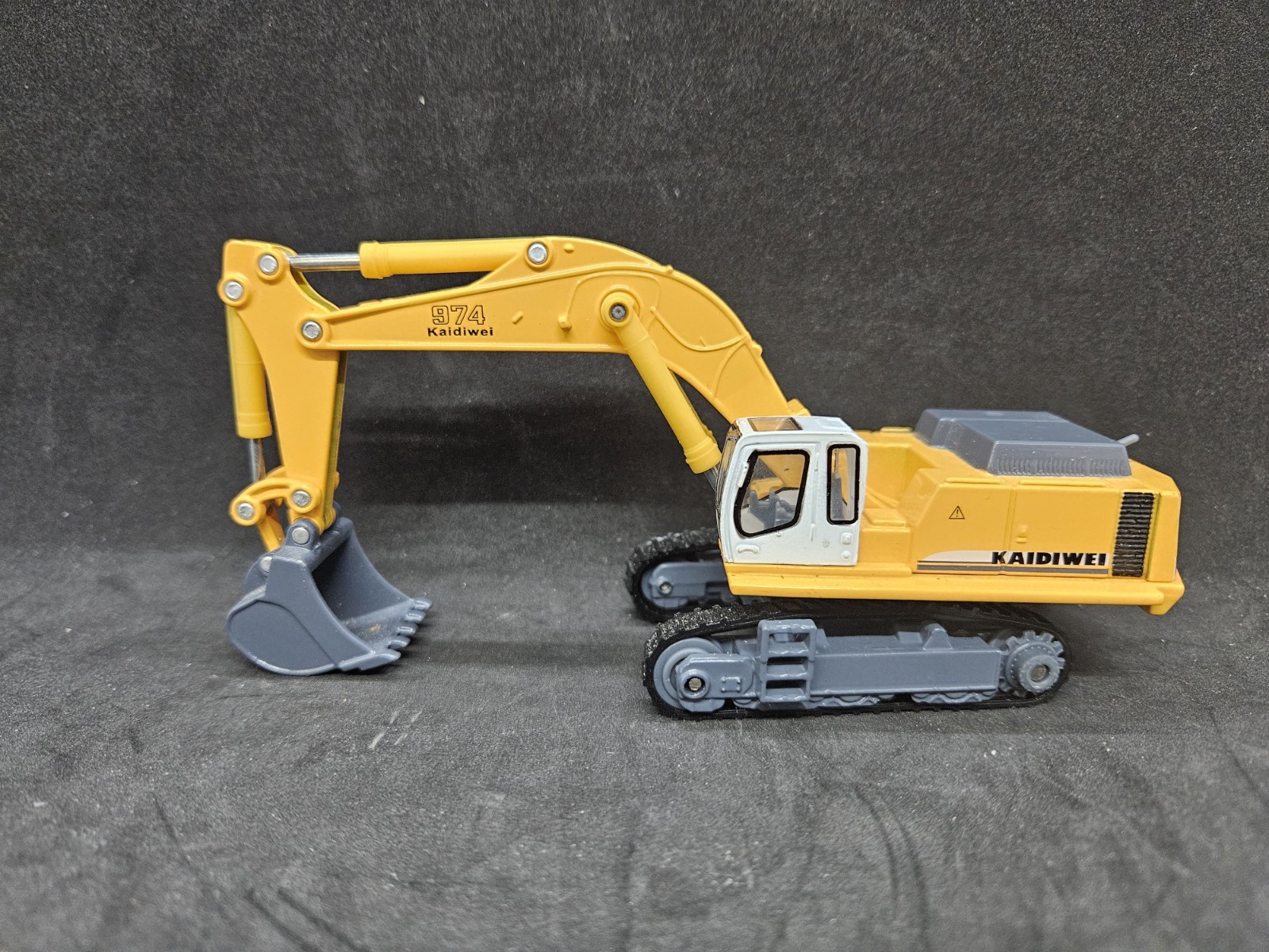 KAIDIWEI 1/87 SCALE HYDRAULIC EXCAVATOR
