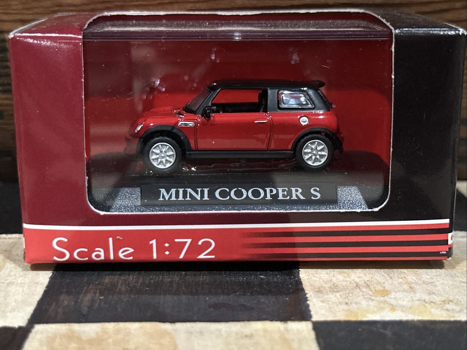 Road Signature 1:72 Die Cast Metal Collection Red/Black Top Mini Cooper S