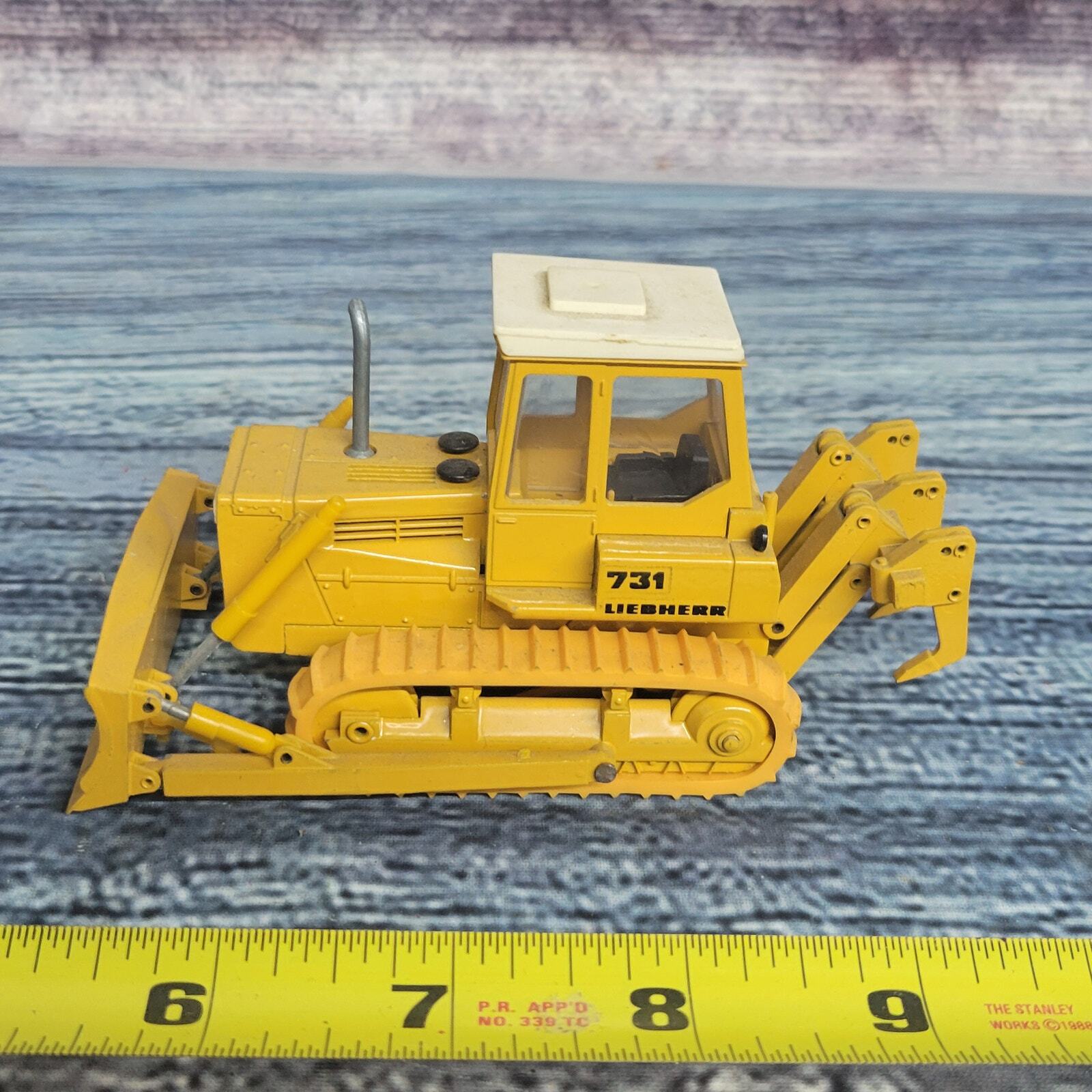 Vtg Gescha die-cast Liebherr 731 Dozer – 1/50 – Conrad 1:50 Crawler yellow/white