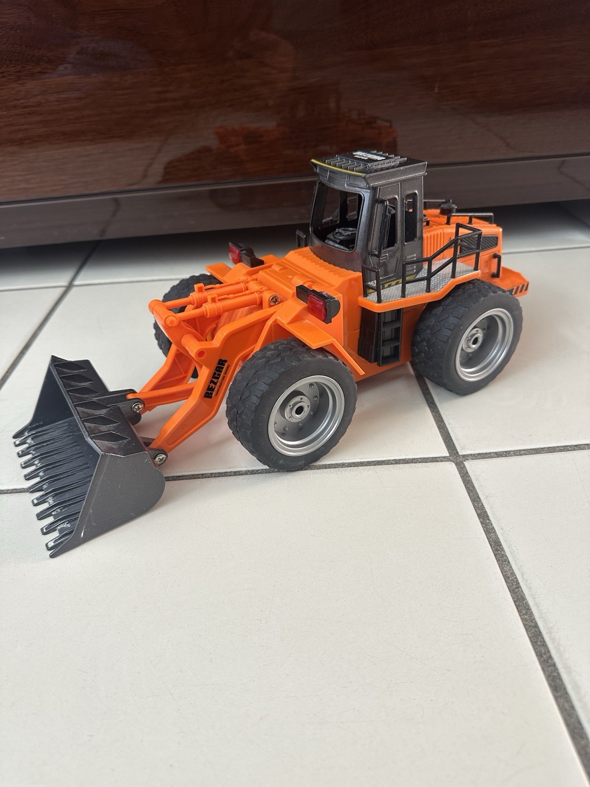 Bezgar Super Orange Black Plastic Loader Construction Vehicle Toy