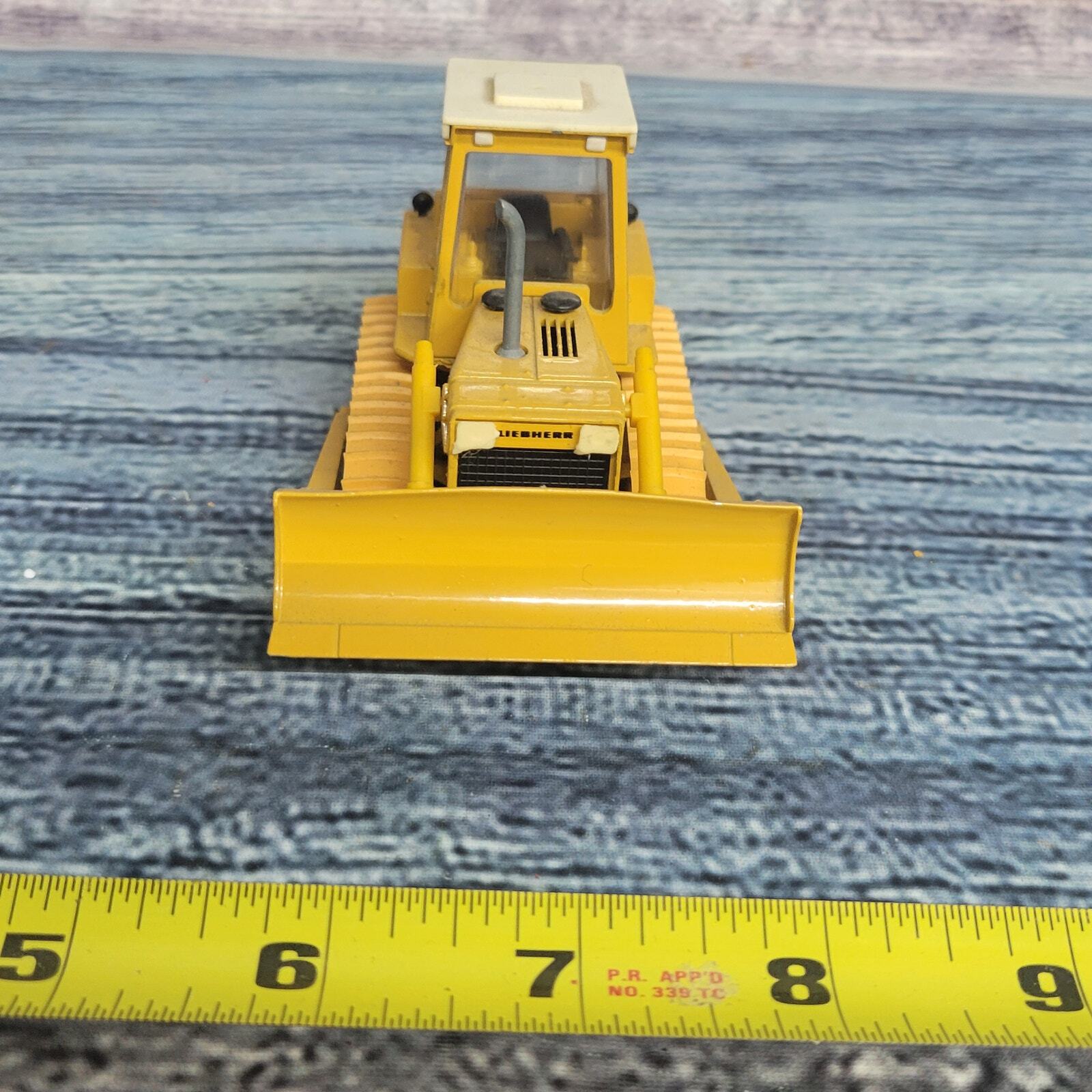 Vtg Gescha die-cast Liebherr 731 Dozer – 1/50 – Conrad 1:50 Crawler yellow/white