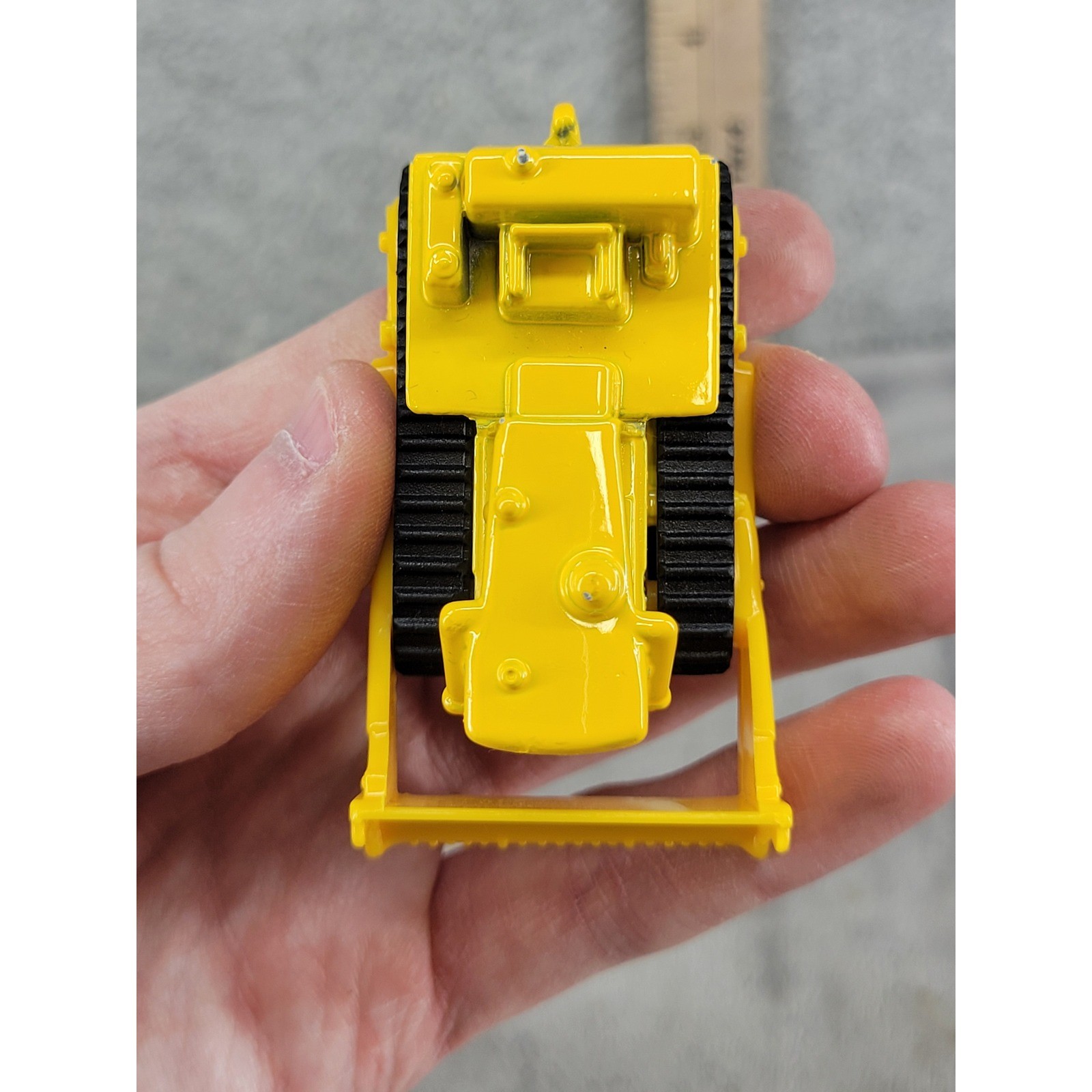Yellow Diecast Bulldozer Toy Construction Vehicle Moving Tracks 3 Inch Long