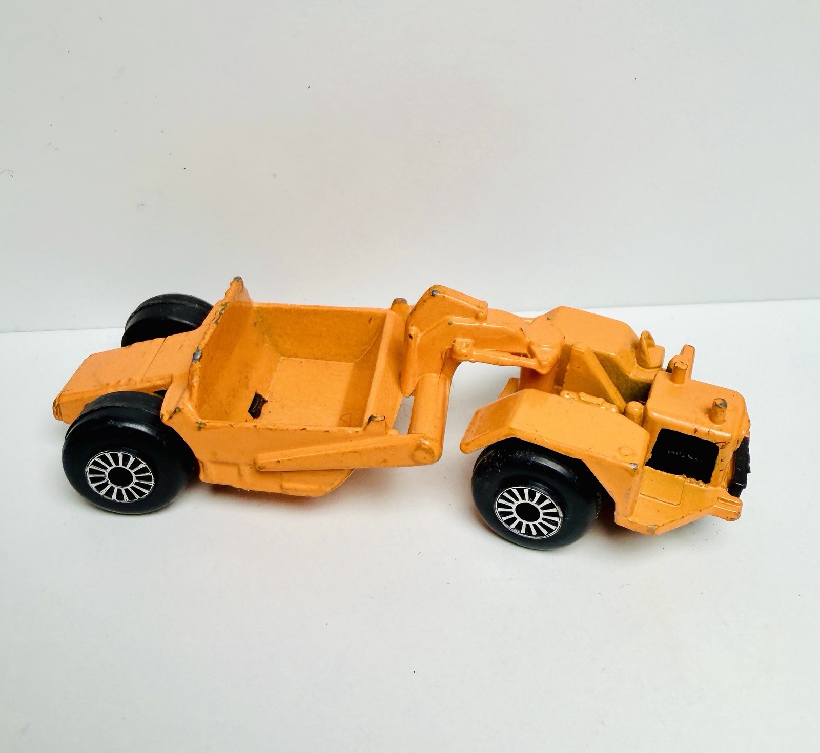 1979 Zee Toys P377 Scraper Construction Work Heavy Equipment Yellow 1:64 Diecast