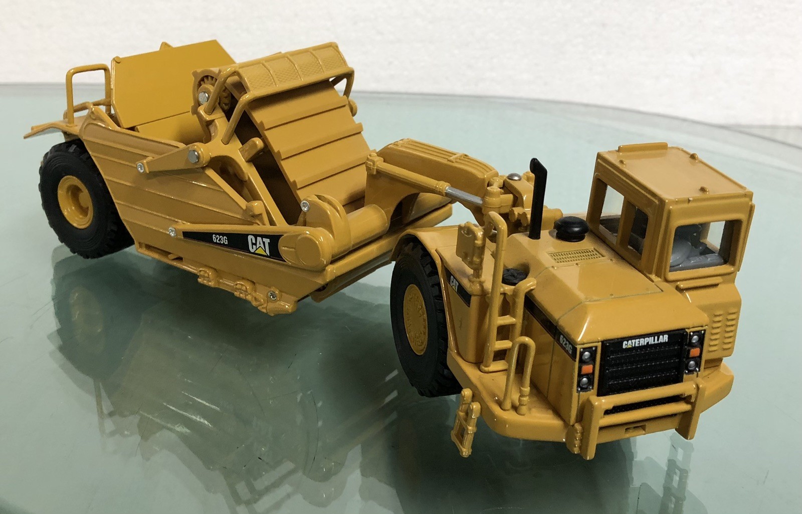 Norscot 55097 CAT 623G Elevating Scraper 1:50 Diecast