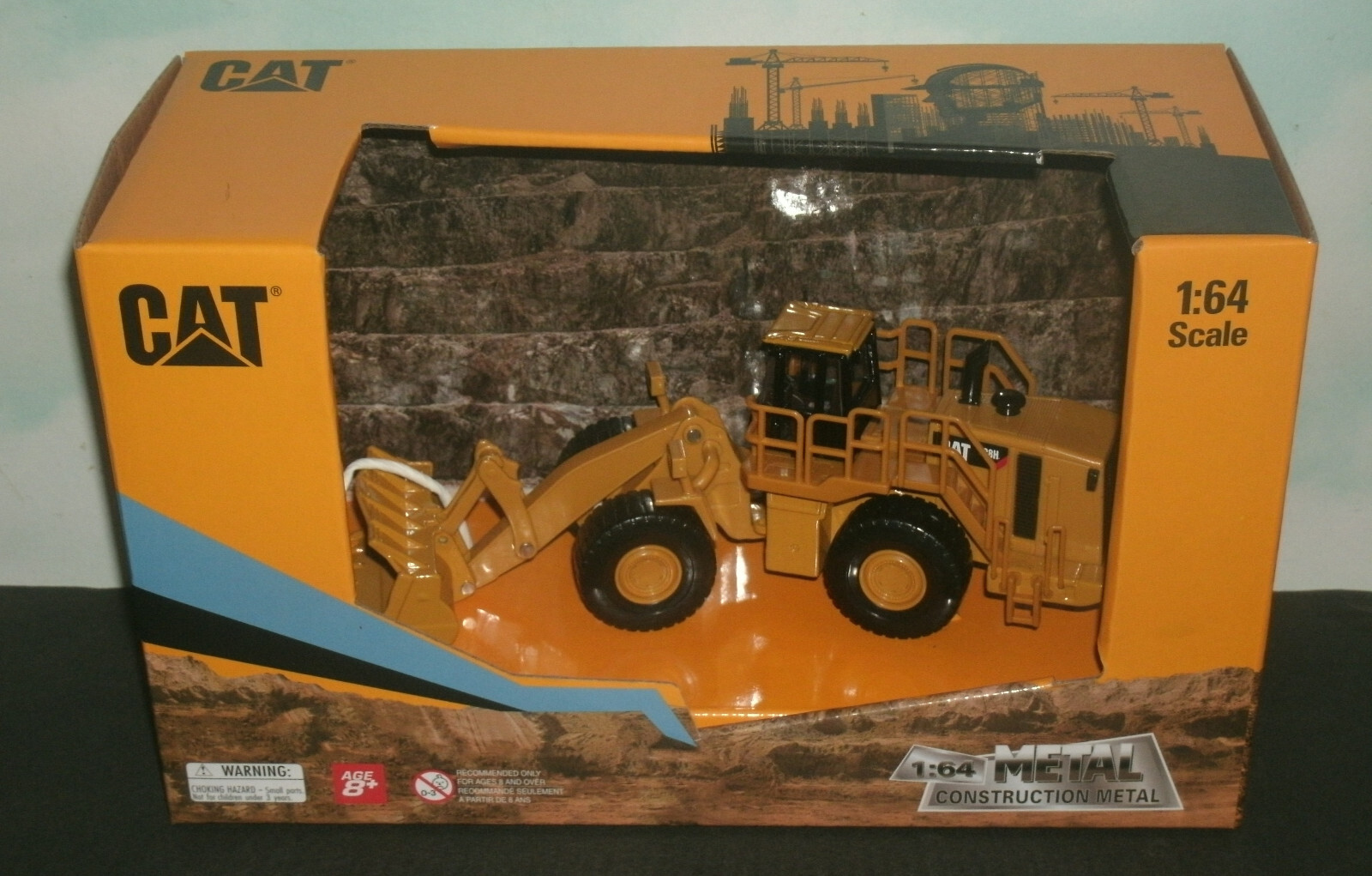 1/64 Scale CAT 988H Wheeled Loader Diecast Model (7.25″) Diecast Masters 84654