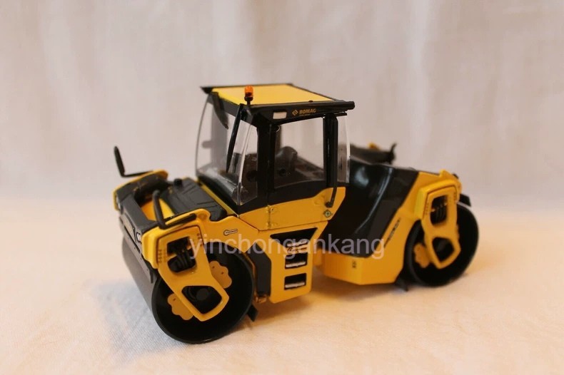BW 206 AD Tandem Vibratory Roller Scale 1-50