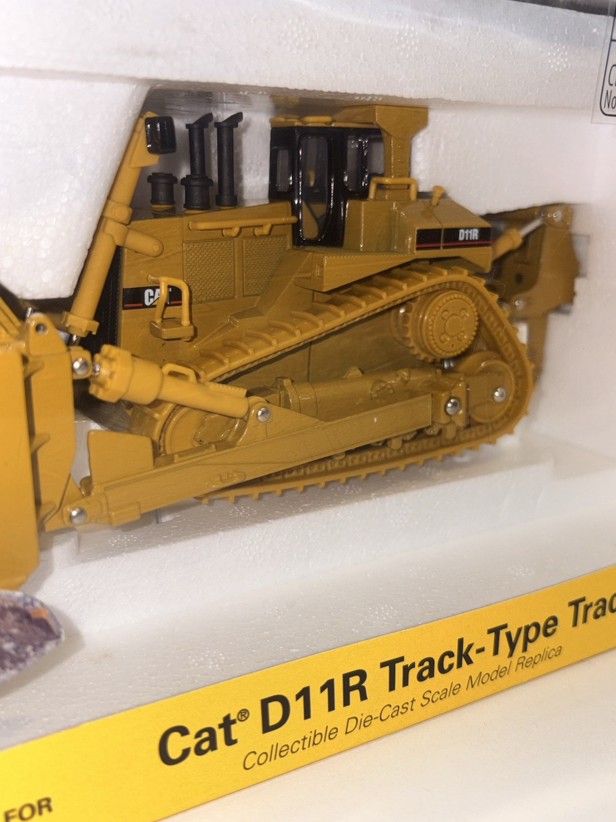 Norscot Caterpillar D11R Track-Type Tractor Dozer 1:50 Scale Model. NEW IN BOX