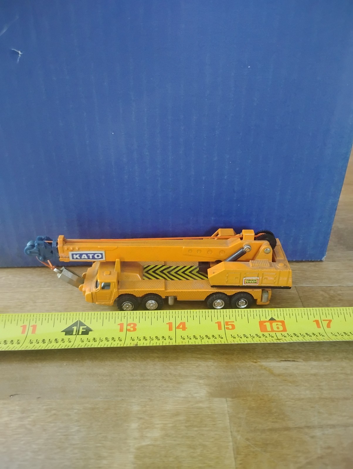 Kato Shinsei mini power Telescopic Truck Crane 1/110 HO-N Scale