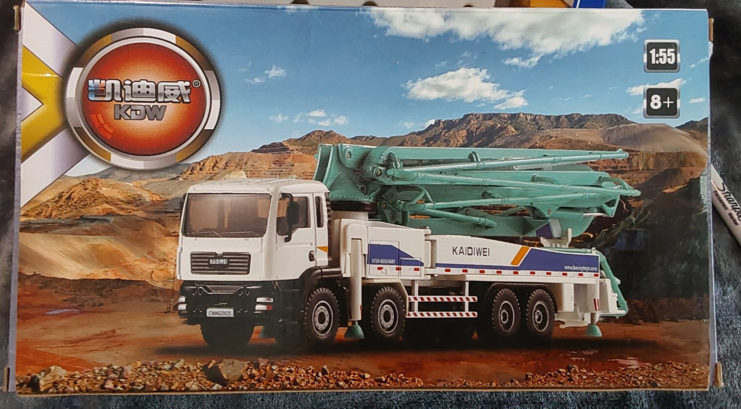 Siku 1886 Liebherr Mobile Crane with Renault truck and KDW Concrete pump truck
