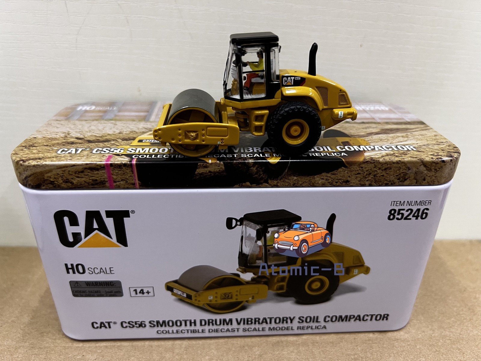 DM 1:87 CAT CS56 CAT SMOOTH VIBRATION SOIL COMPACTOR ROLLER CART MODEL 85246