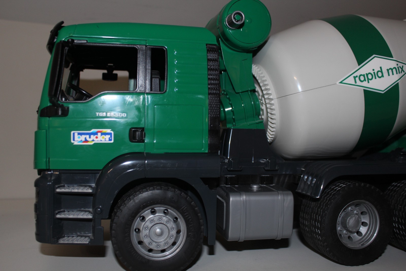 CONCRETE Cement MIXER TRUCK MAN TGA Green Bruder Toy Car Model 1/16 1:16