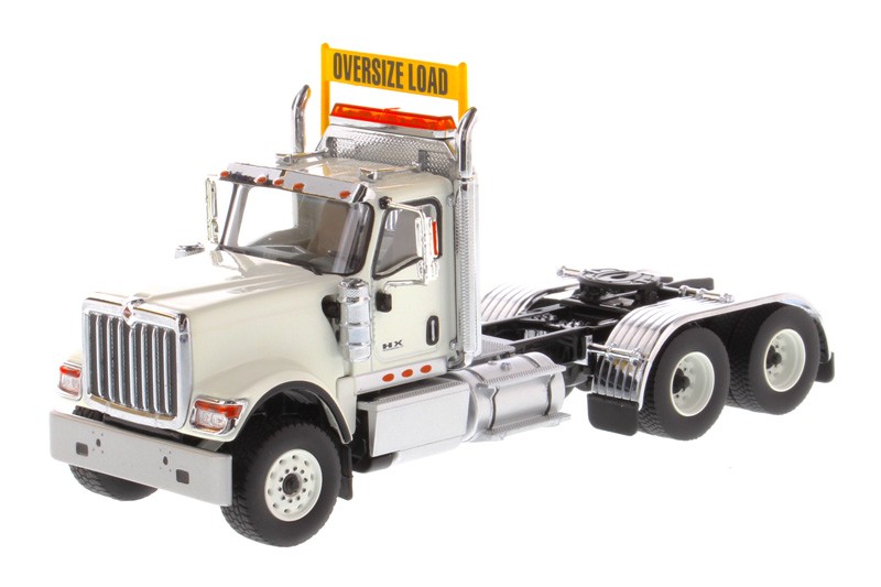 Diecast Masters 71001 1/50 International HX520 Tandem Day Cab Tractor