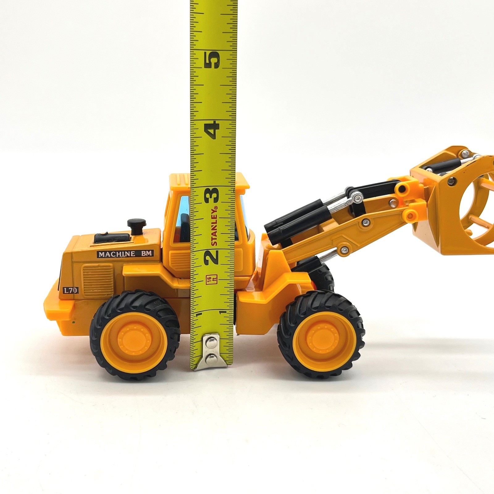 Welly Machine BM L70 Log Loader Diecast Construction Vehicle Yellow No. 9280