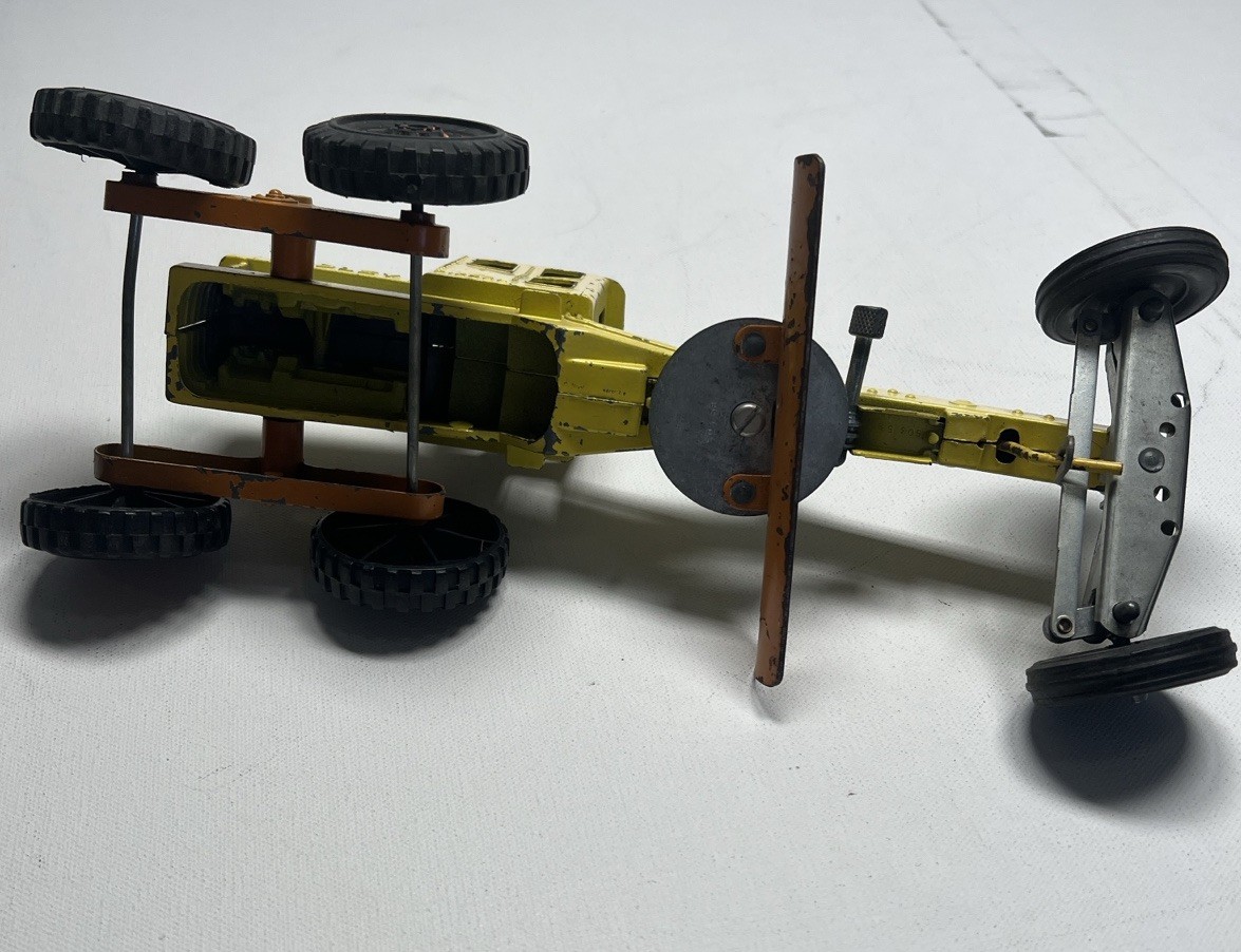 Vintage Hubley Steerable Yellow Diesel Road Grader Scraper & Sterring USA Toy