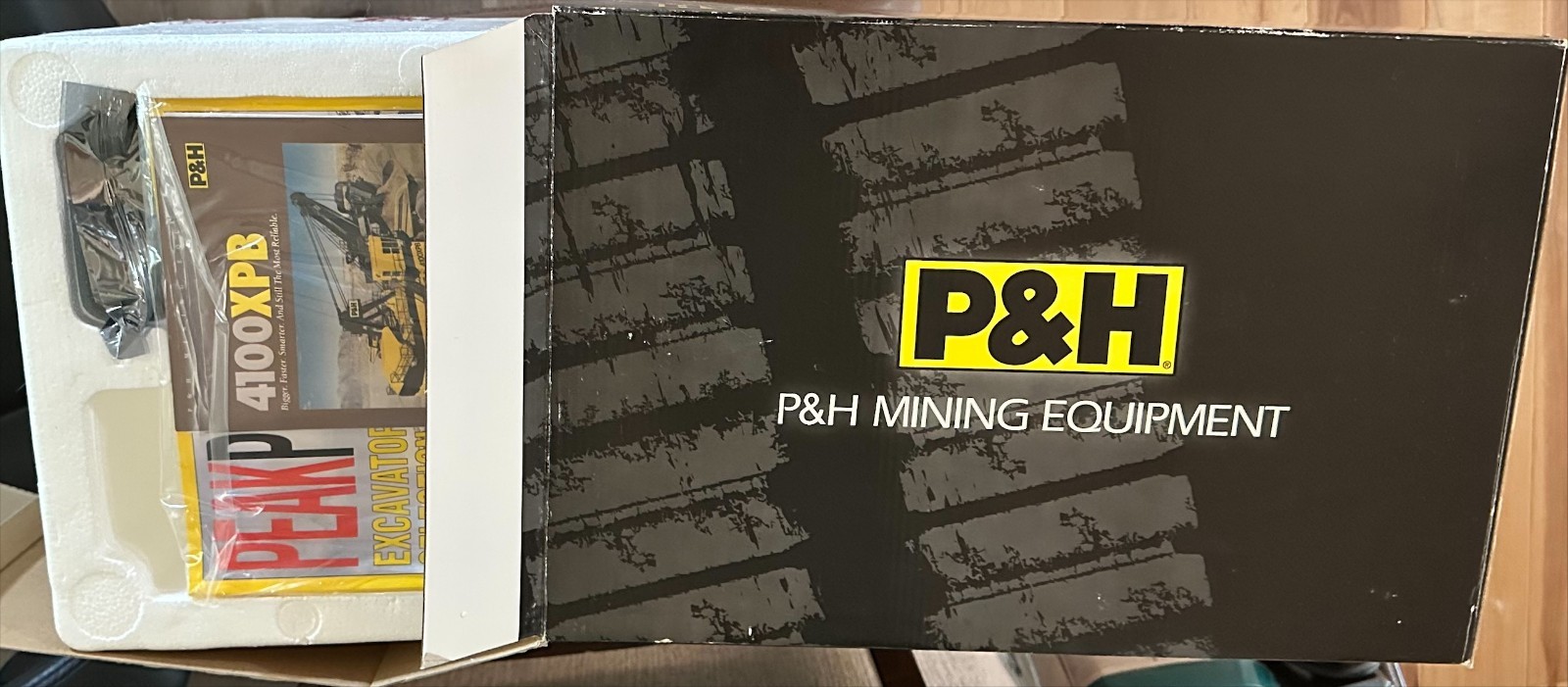 P & H Mining Equipment Diecast Model 1:87 4100 XPB Series by Sword Model