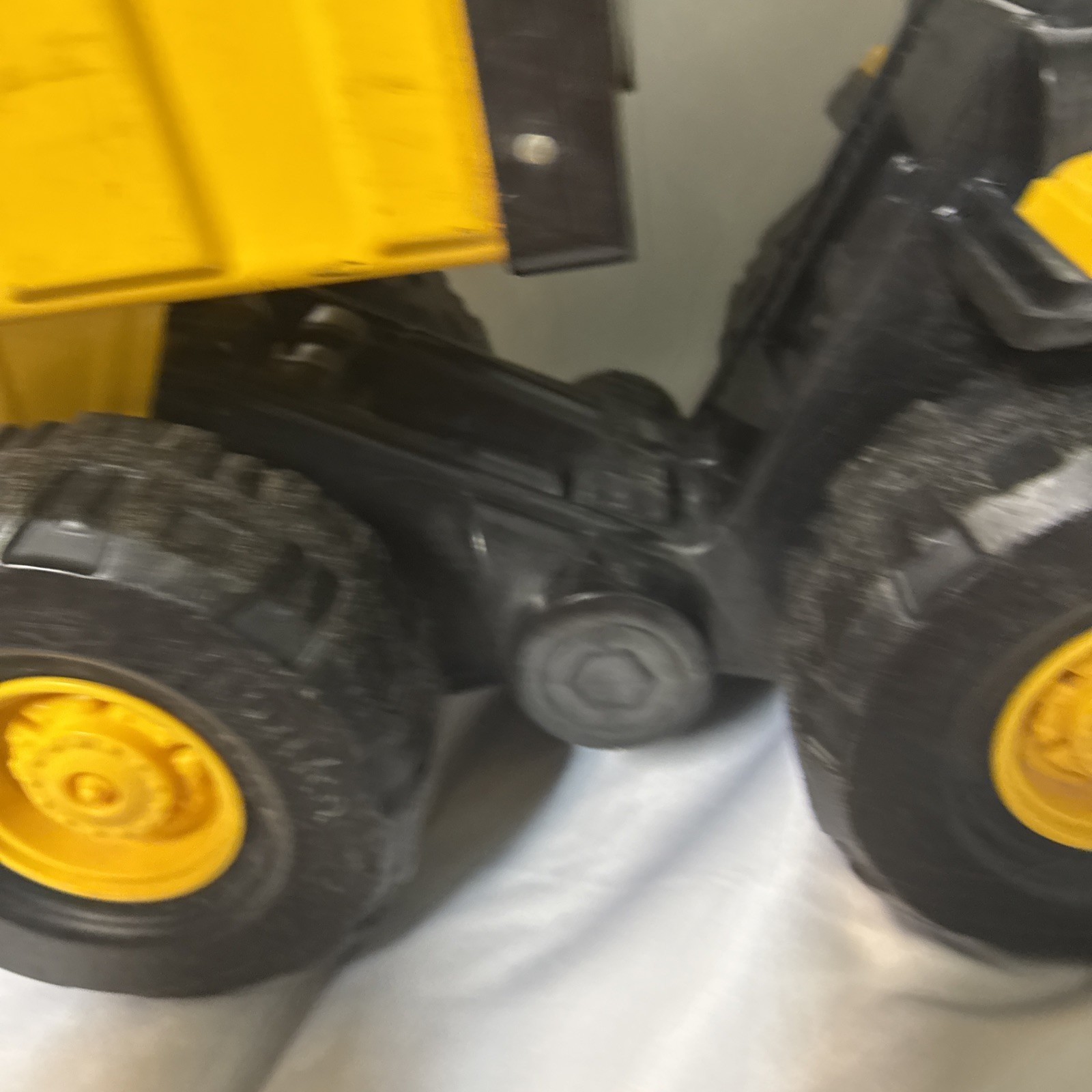 Tonka 90667 Toughest Mighty Dump Truck – Yellow