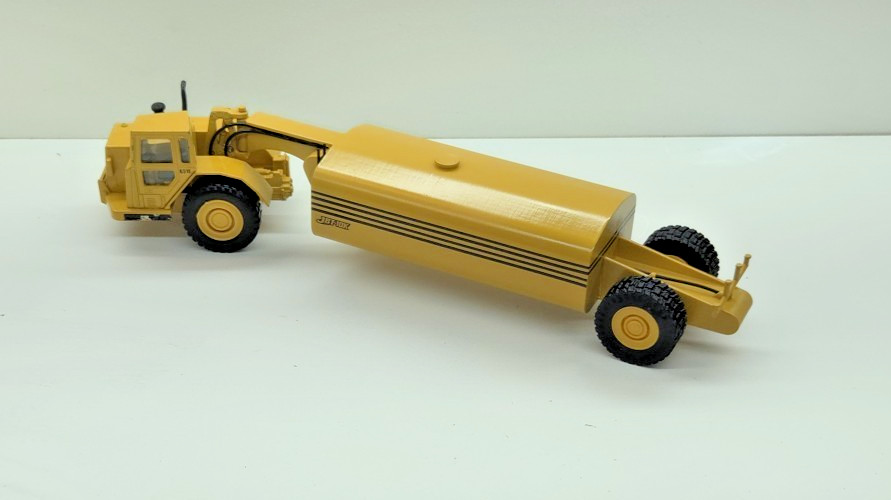 Cat 631E Prime Mover with Custom Water‑Hauler – 1/50 Scale Construction Model