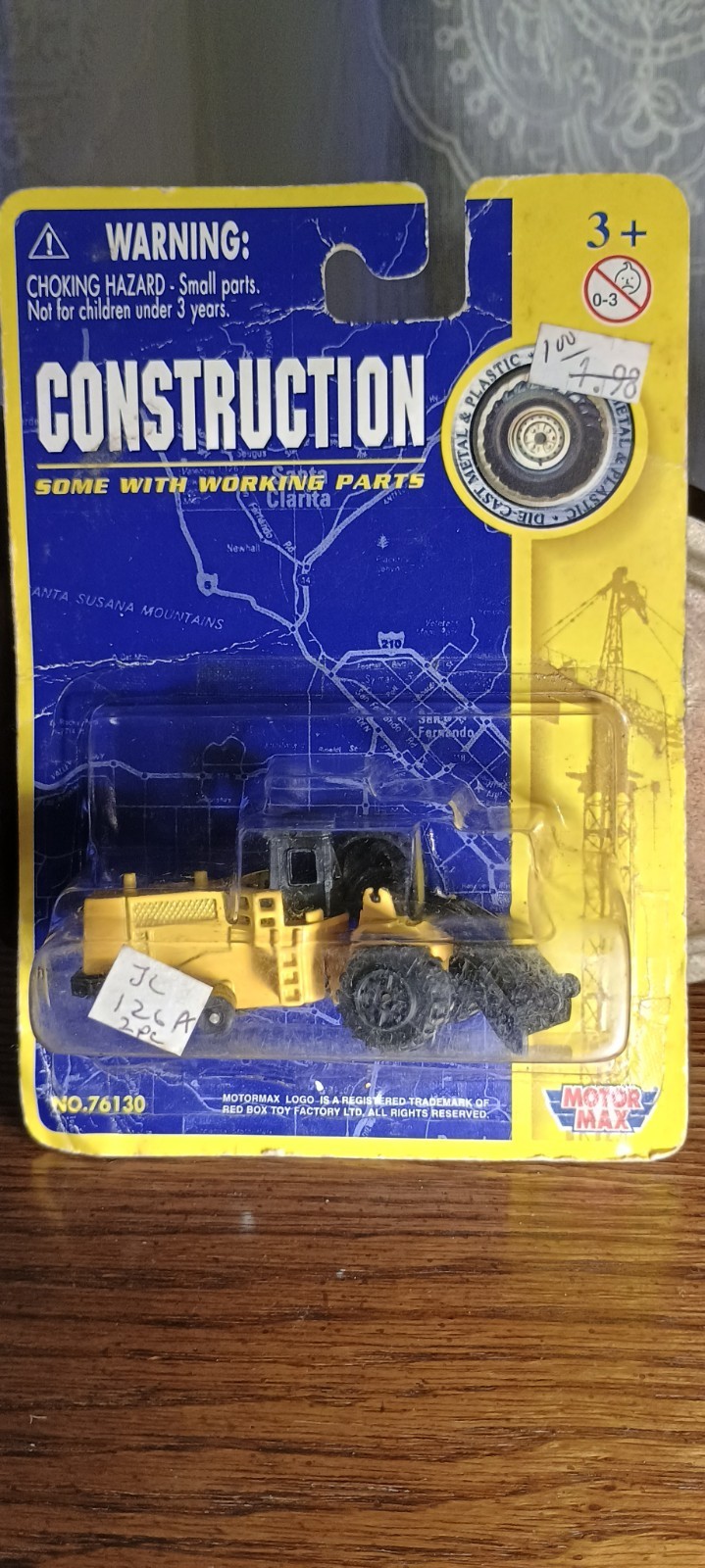 Vintage 1/64 Motor Max Construction Front Loader Red Box NIP Moving Parts