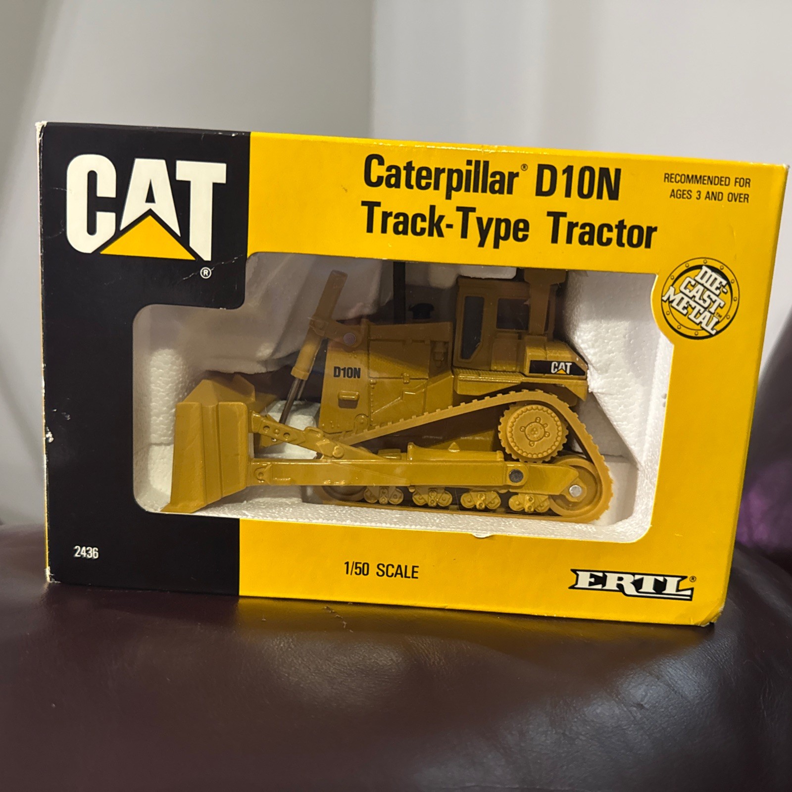 ERTL 1:50 Scale Highly Detailed Caterpillar D10N Bulldozer Track-Type Tractor