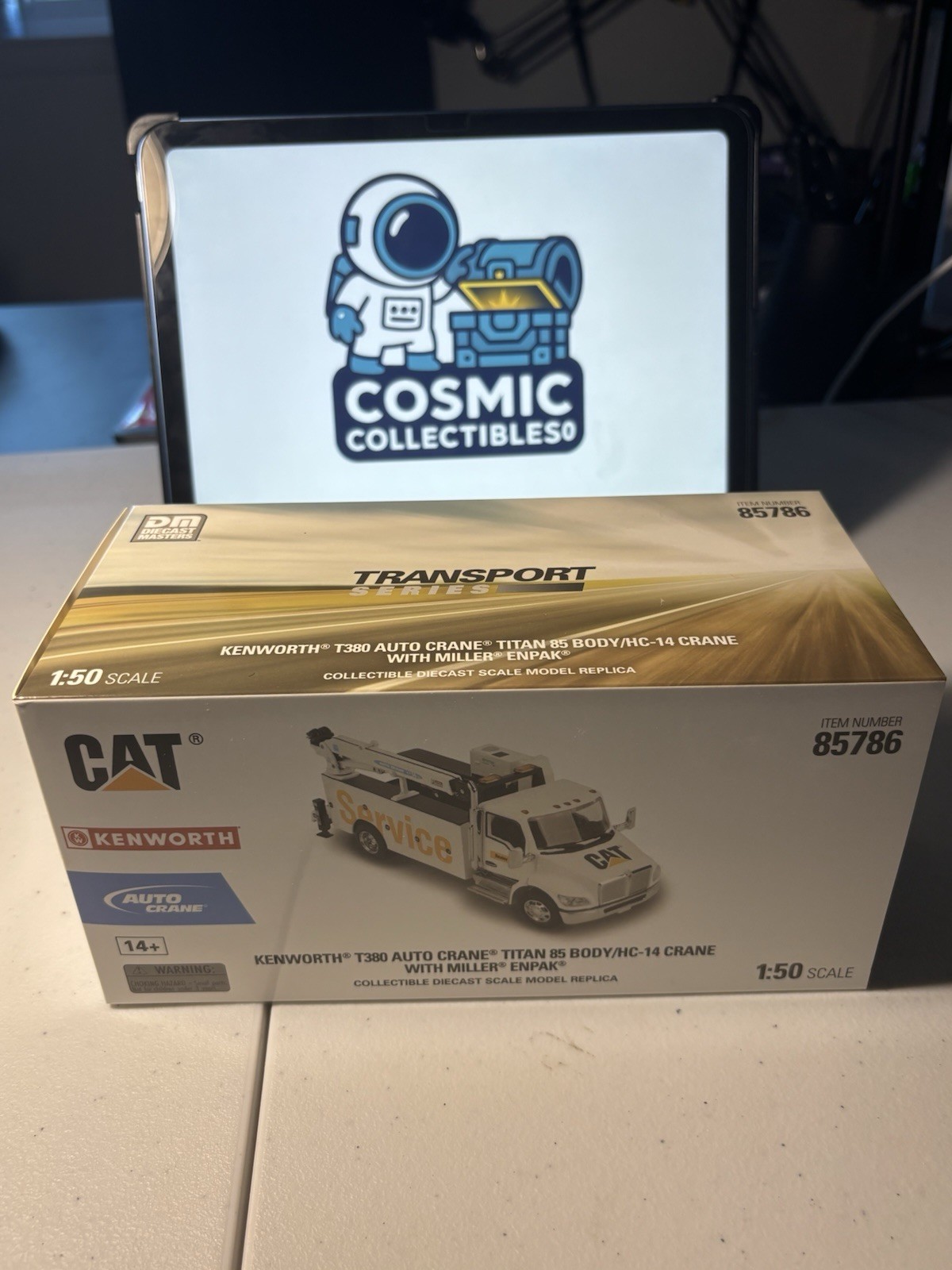 1:50 CAT KENWORTH T380 AUTO CRANE TITAN 85 SERVICE TRUCK DIECAST MASTERS 85786