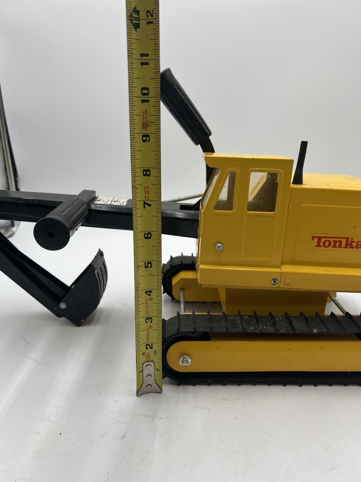 Vintage Tonka 43072 Hydraulic Excavator Crawler Pressed Steel Toy USA 1970s