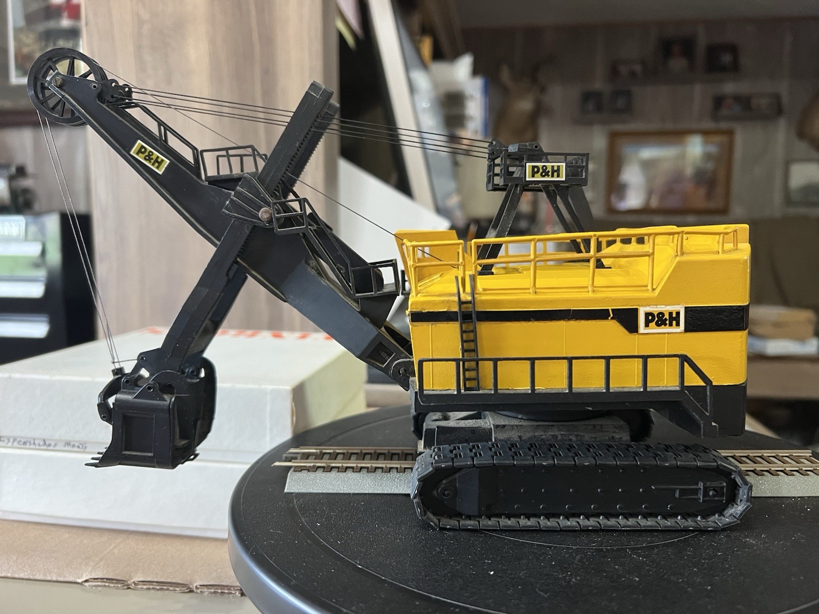 Conrad diecast #294, 1/87th scale P&H 2800 front shovel