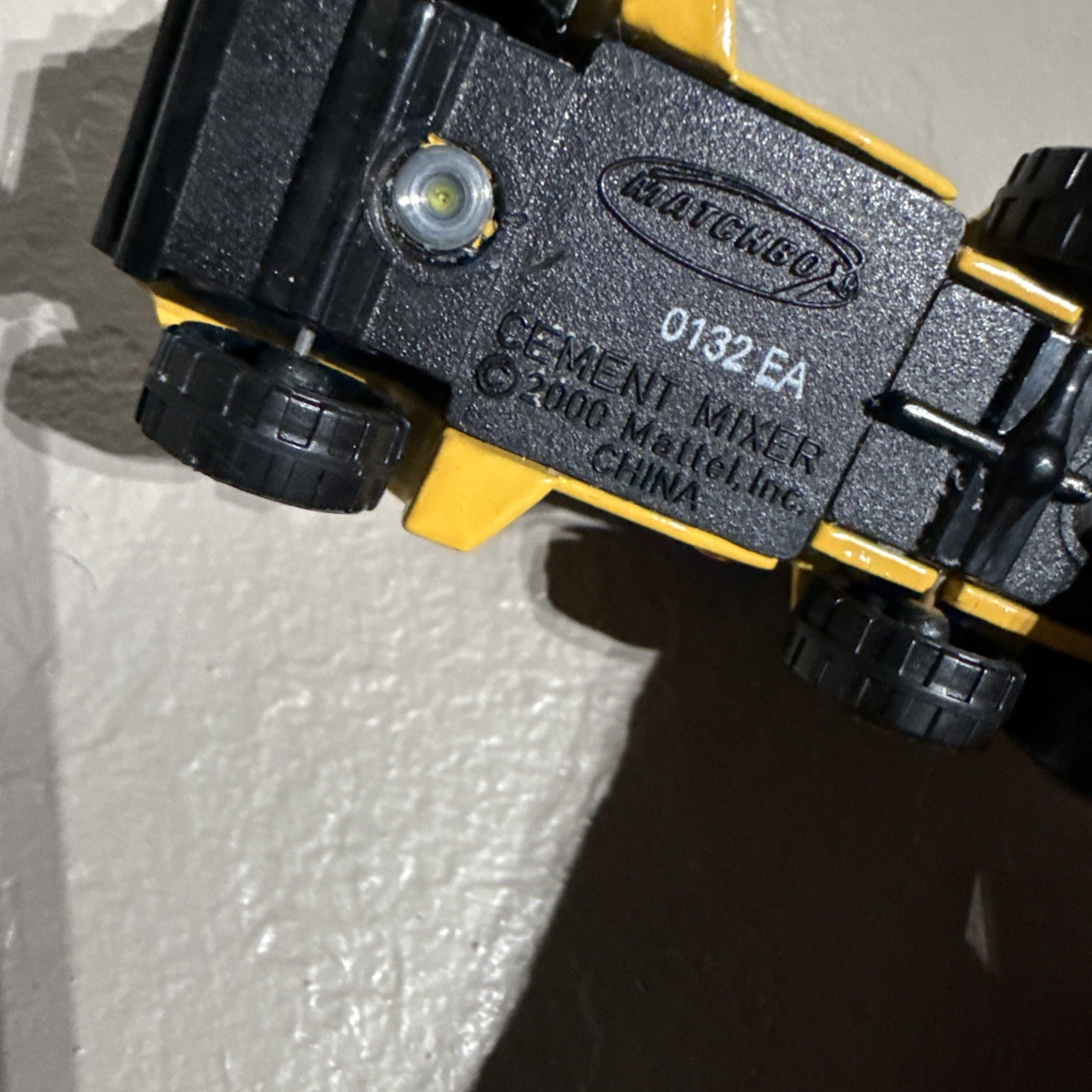 Matchbox 27 Cement Mixer Yellow and Blue 2000