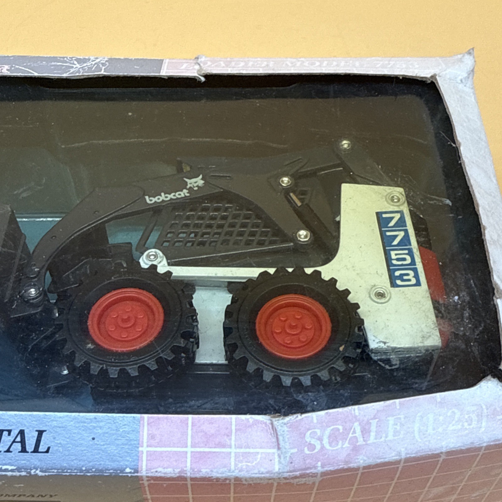 Bobcat 7753 Skid-Steer Loader – Clover 1:25 Scale Diecast Model #6722253 New