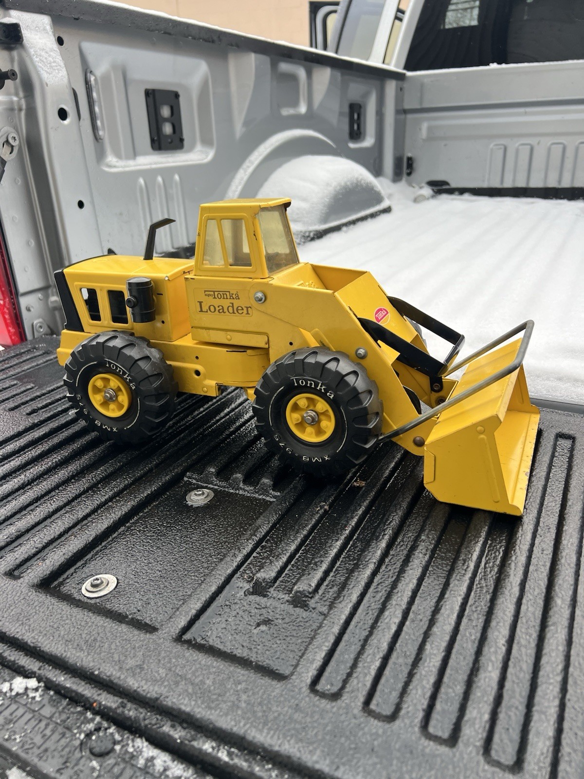 Vintage 1974/75 Metal Mighty Tonka Front End Loader #3920 – 20” x 9.5” x 9”