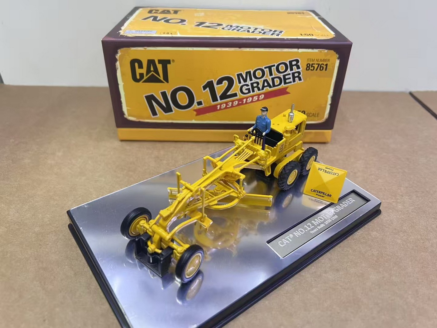 Diecast Masters 1/50 Scale CAT NO.12 Motor Grader Diecast Model Toy 85761