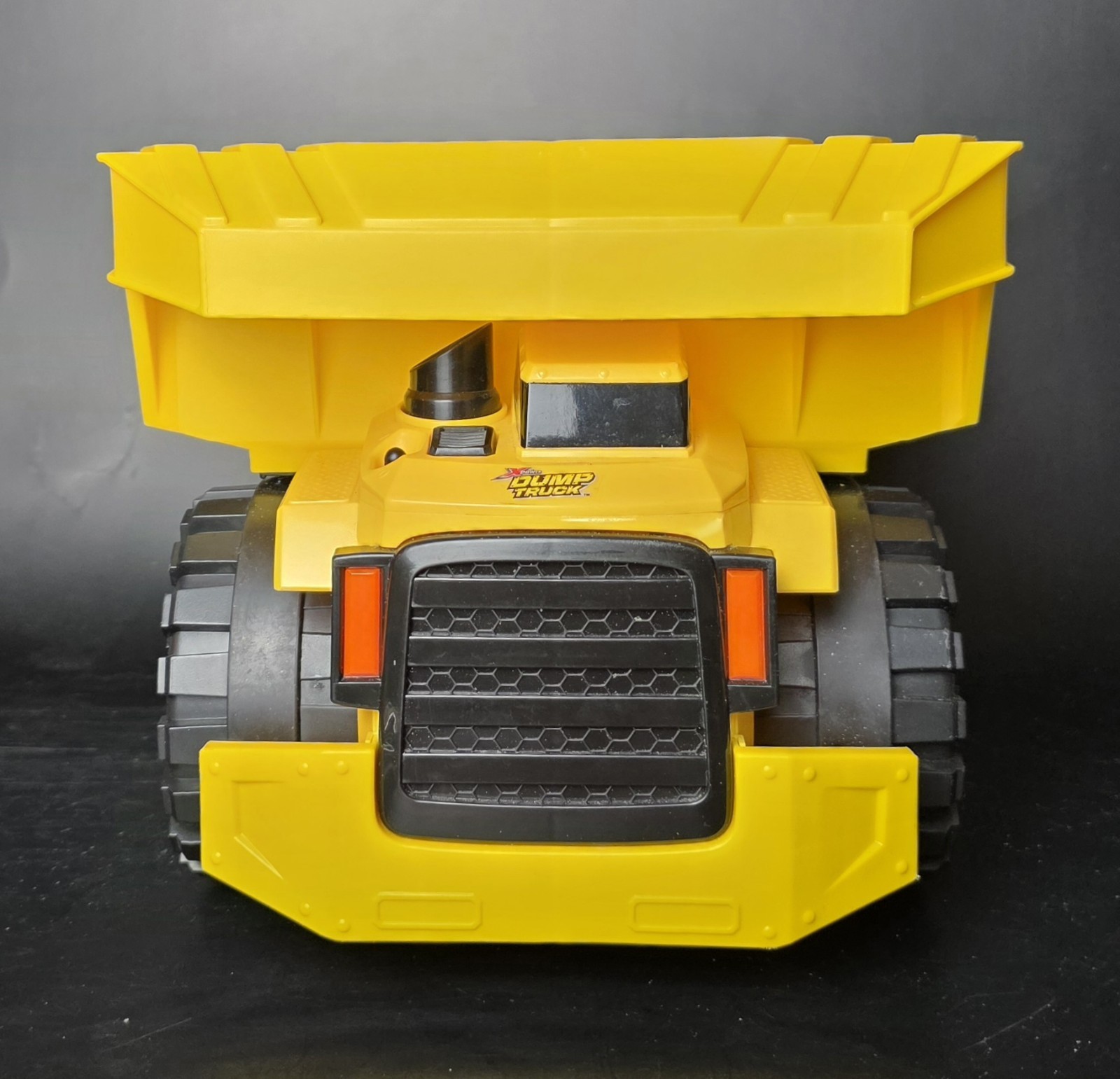 Extreme Dump Truck Battery Powered Ride-On Construction Hauls 50lbs *SEE VIDEO*
