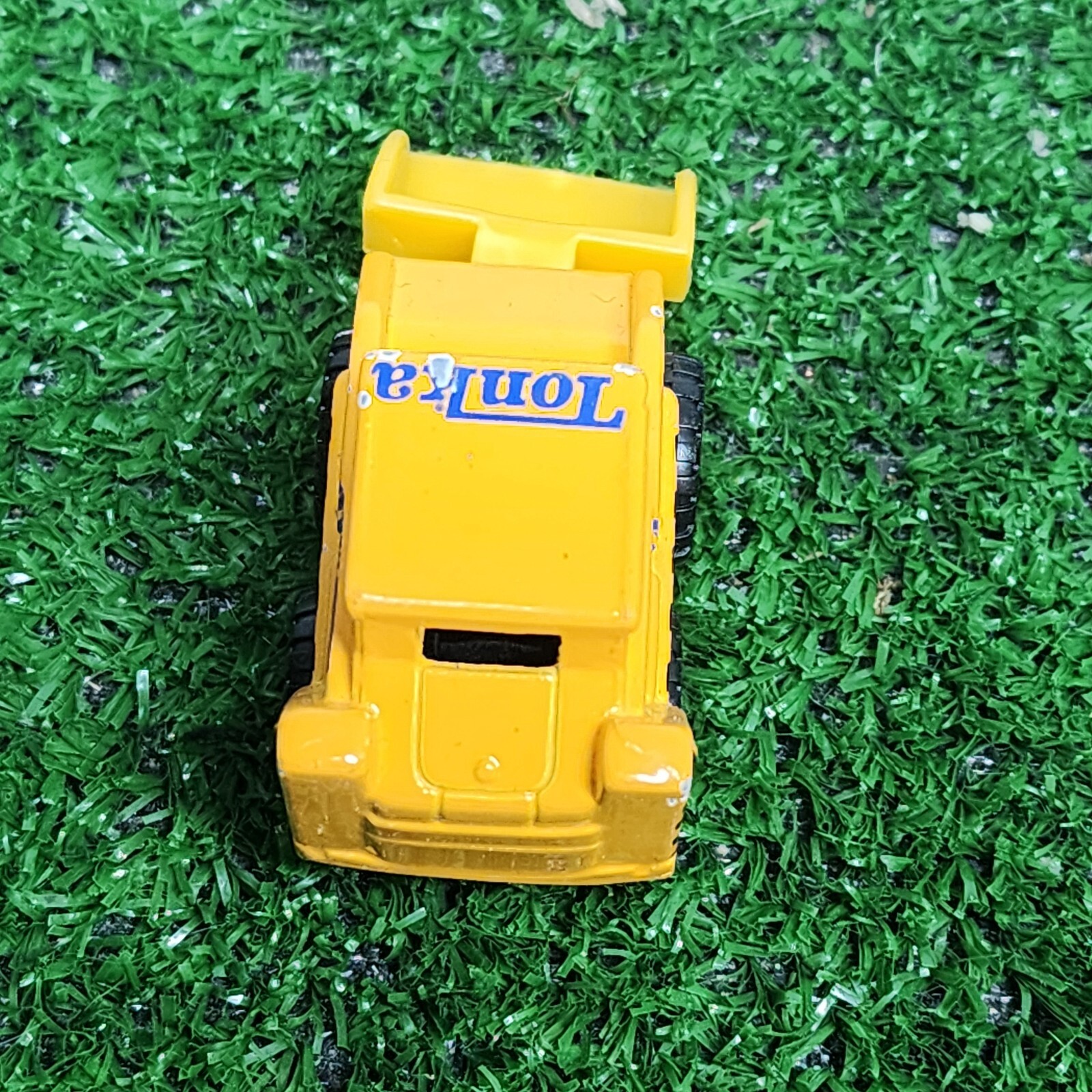 2005 Tonka Maisto Hasbro Tonka Road Crew Skidsteer Skidloader Yellow Diecast