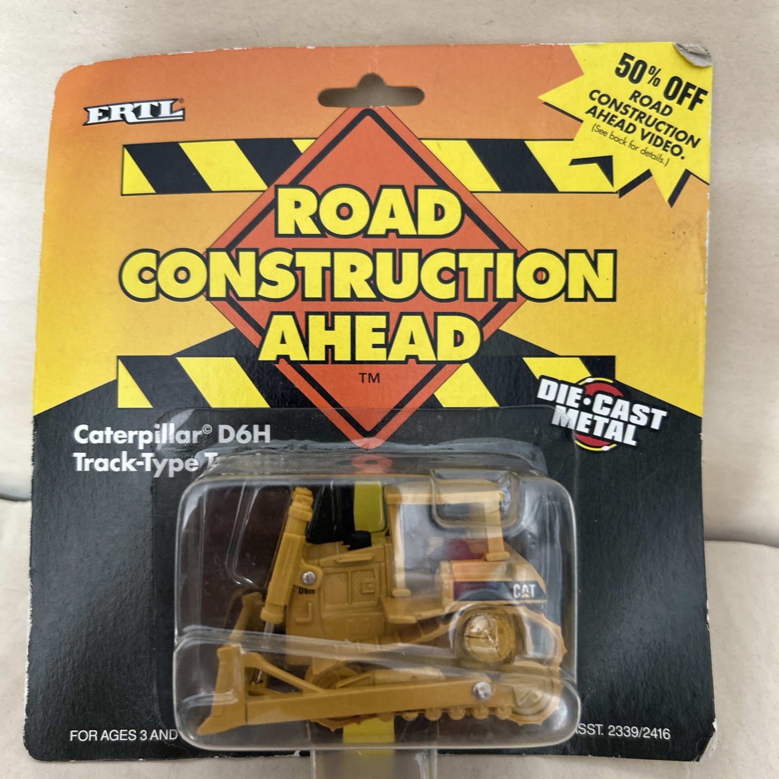 Ertl Road Construction Ahead Caterpillar D6H Dozer Diecast Metal Yellow RARE bx4