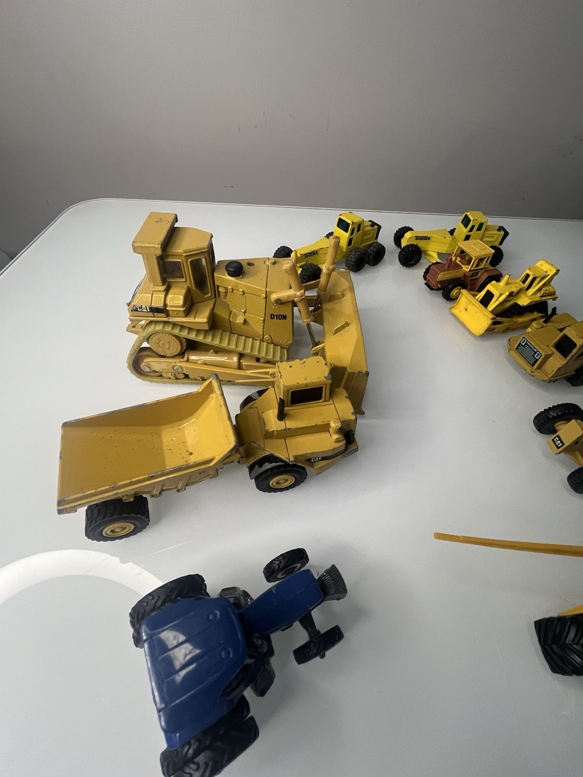 Lot Of Ertl, Tonka, & Hotwheels Construction Vehicles. Bulldozer, Loaders Etc