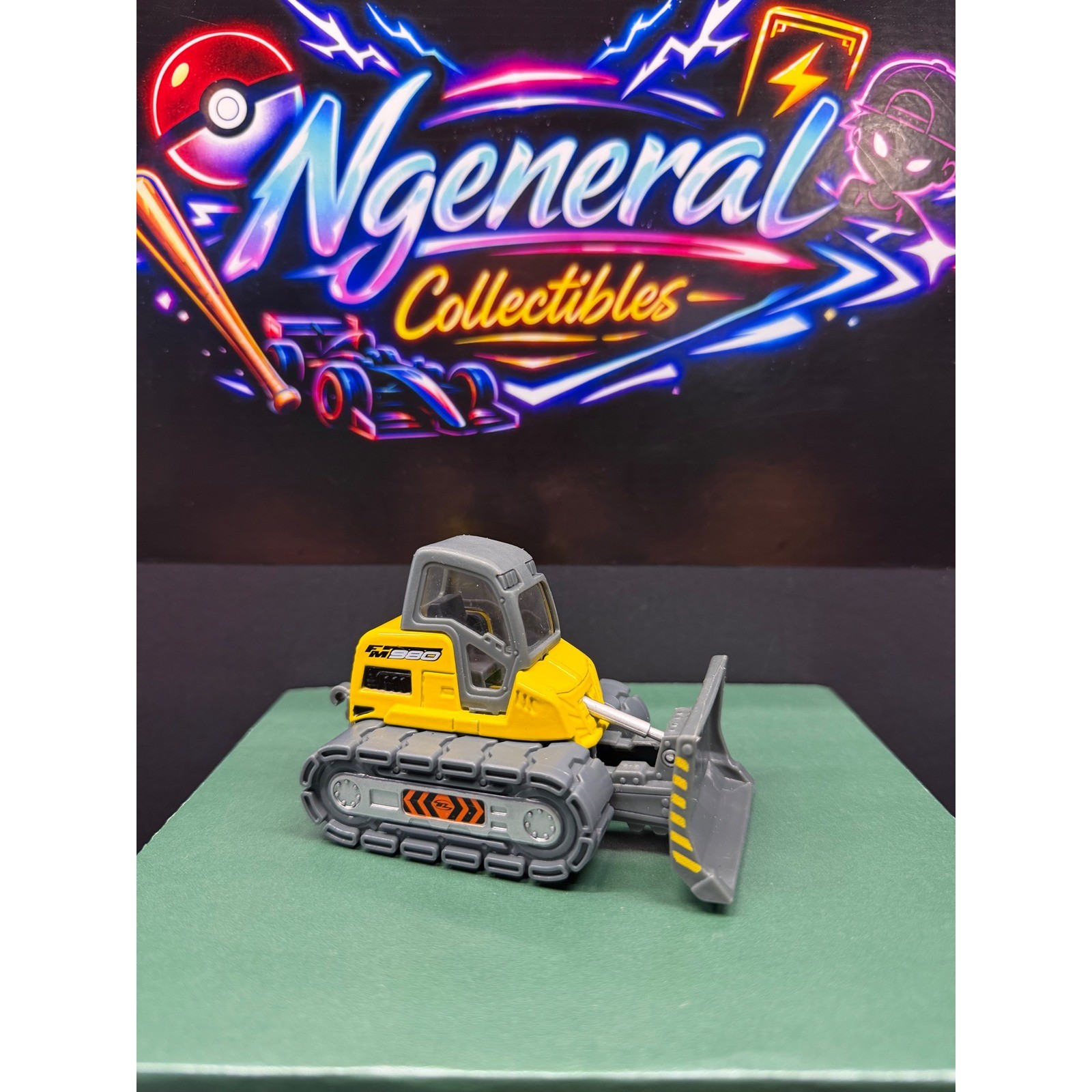Maisto Street Loader FM880 Yellow Grey Diecast Bulldozer Construction Vehicle