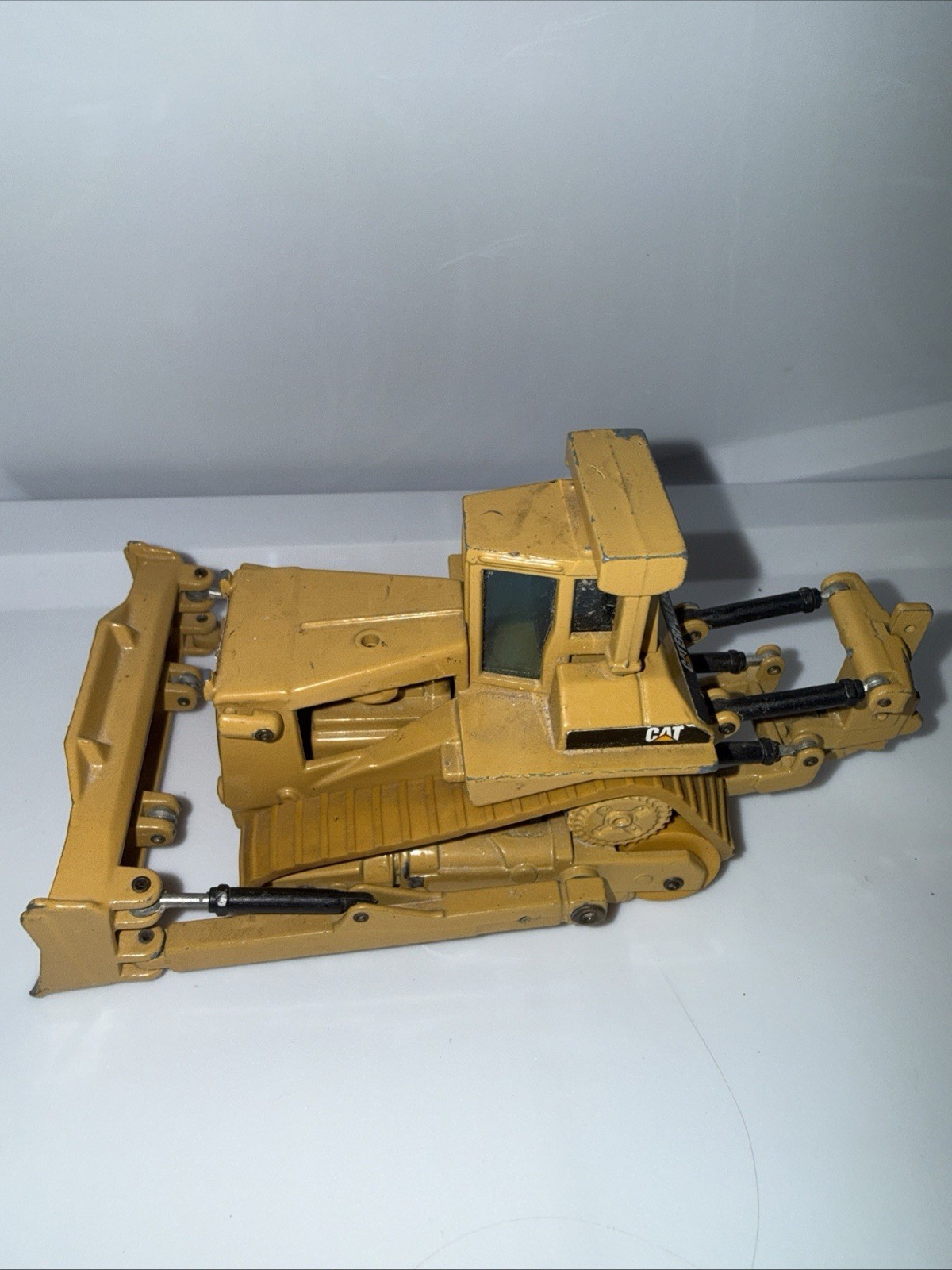 Joal 1:70 Scale No. 220 Caterpillar D10 Bulldozer with Ripper