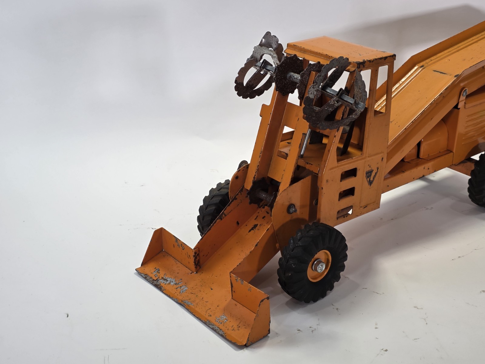 Vintage Nylint 1800 Pressed Steel Adams Travel Loader Construction Truck (14F)