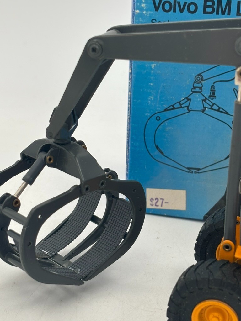 1/50 Scale Diecast Volvo BM L 180C HIGH-LIFT Loader with box