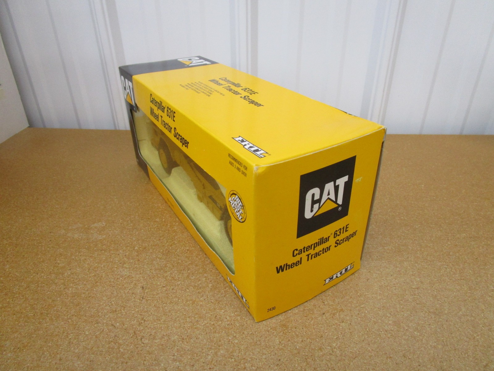 CAT 631E Scraper Wheel tractor ERTL 1/50 construction diecast Caterpillar Z