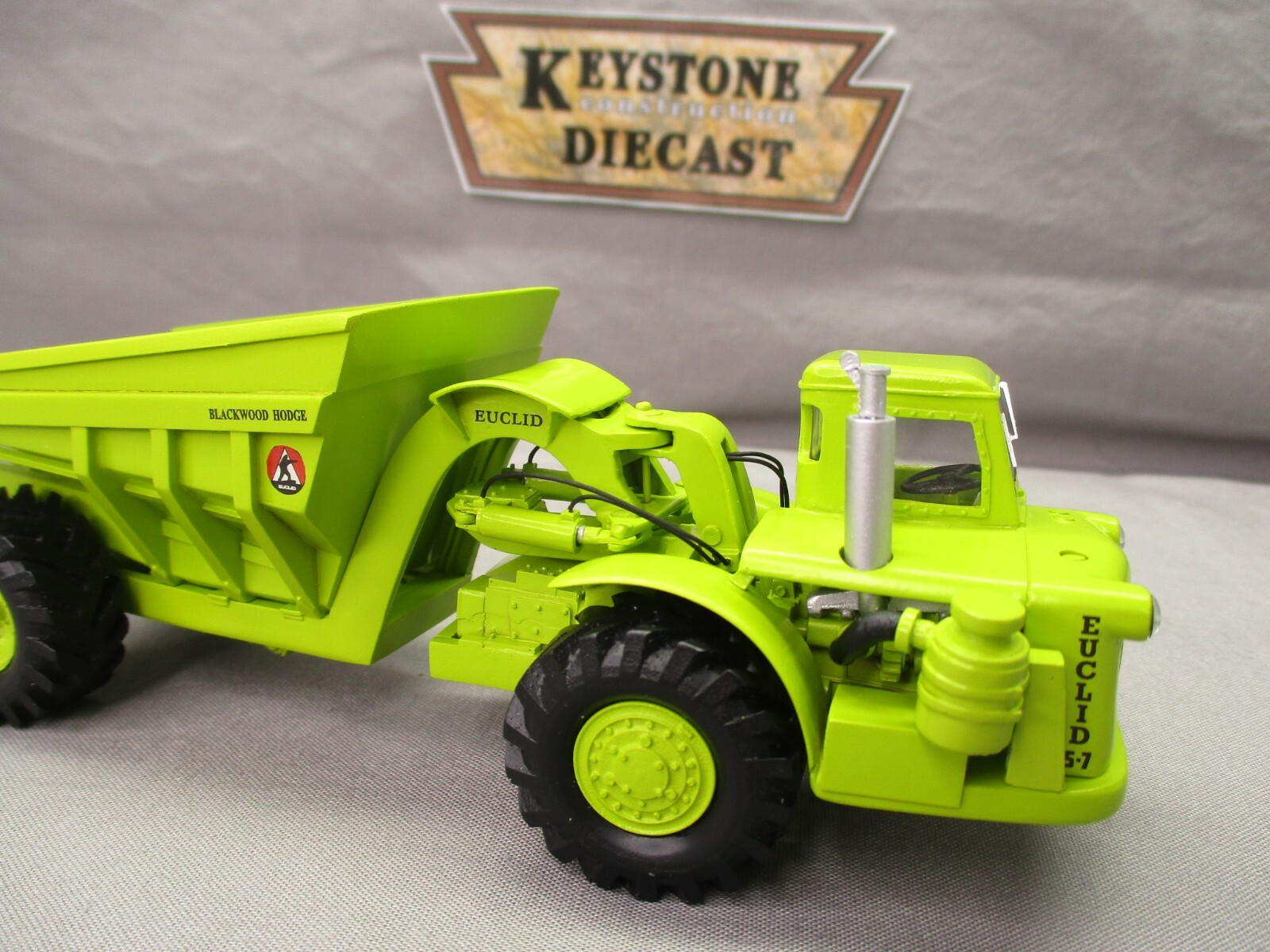 Dan Models Romania – Euclid S-7 Motor Dumper “Blackwood Hodge” – 1:50 – Resin
