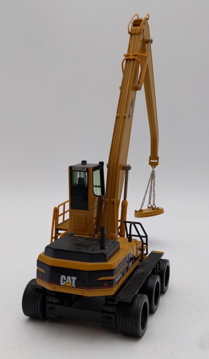 Norscot 1:50 Scale Caterpillar CAT W345B 3 Axle Material Handling Excavator