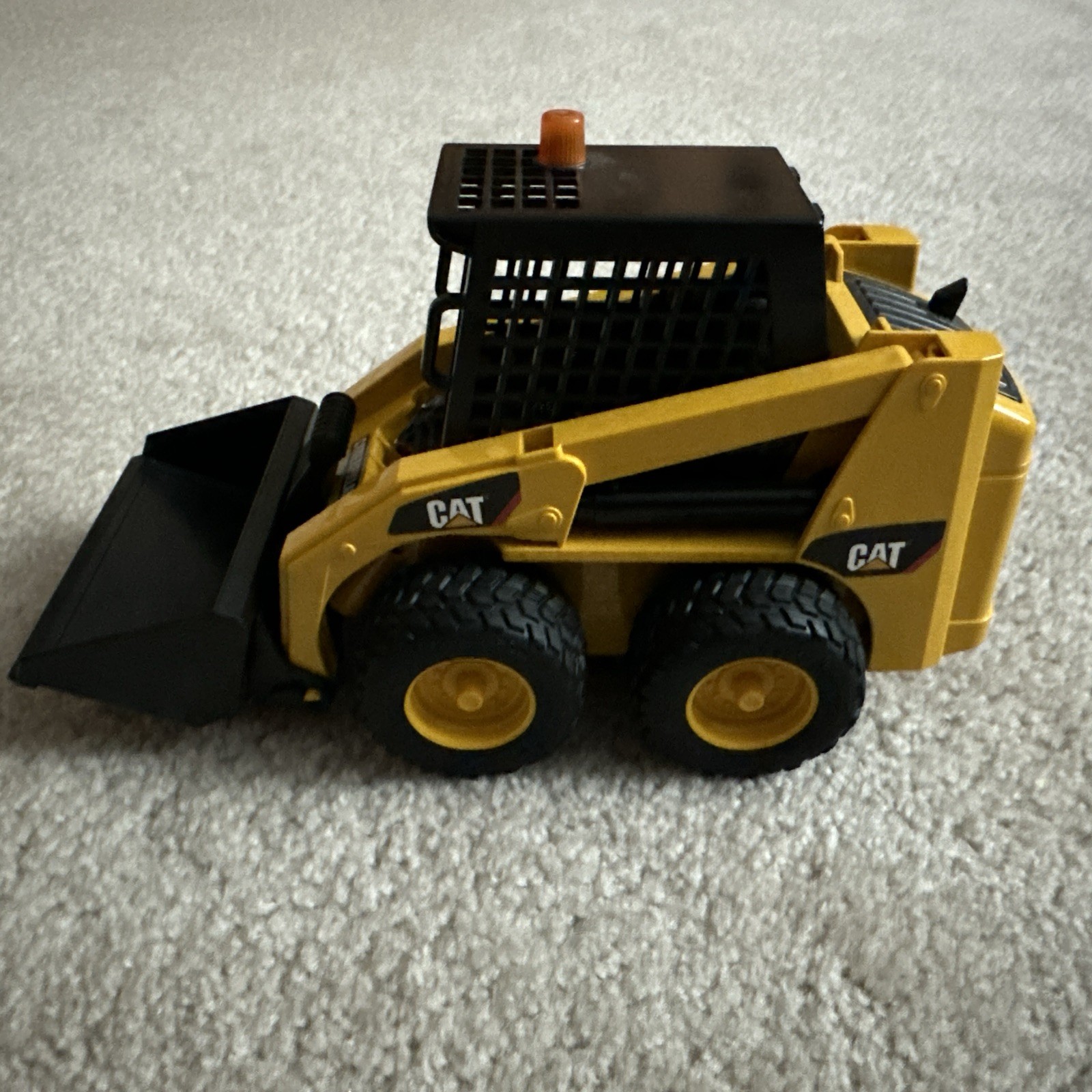 Bruder Toys Caterpillar CAT Skid Steer Loader Yellow Bobcat