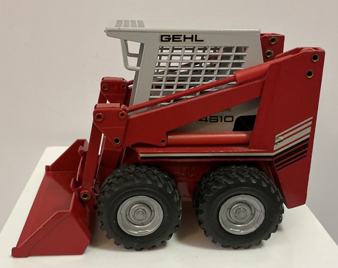 GEHL 4610 SKID STEER LOADER 1/25 SCALE DIECAST NZG MODELLE MADE IN W GERMANY NEW