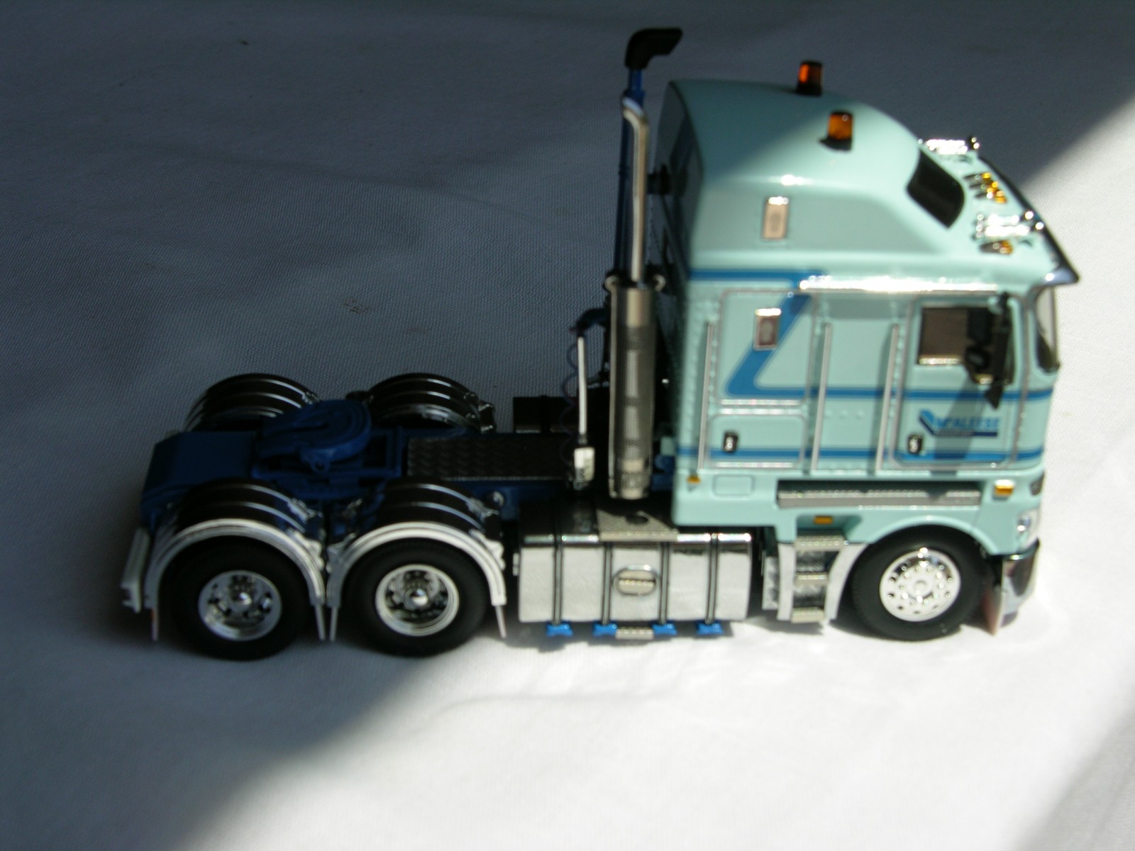 TWH # 01362 Drake Kenworth K200 “McALEESE” 1/50