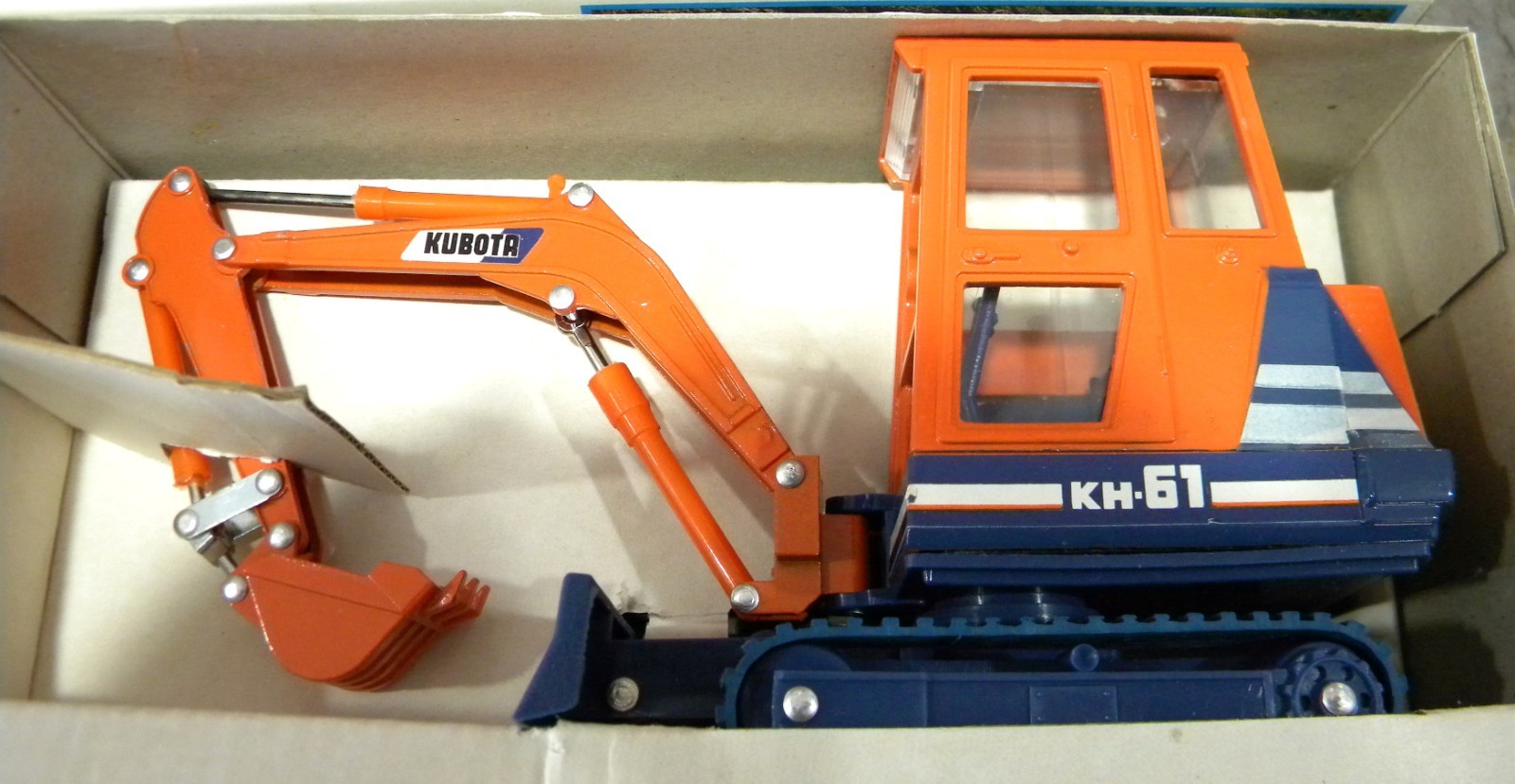 Yonezawa Toys Kubota Excavator KH 61 Diapet