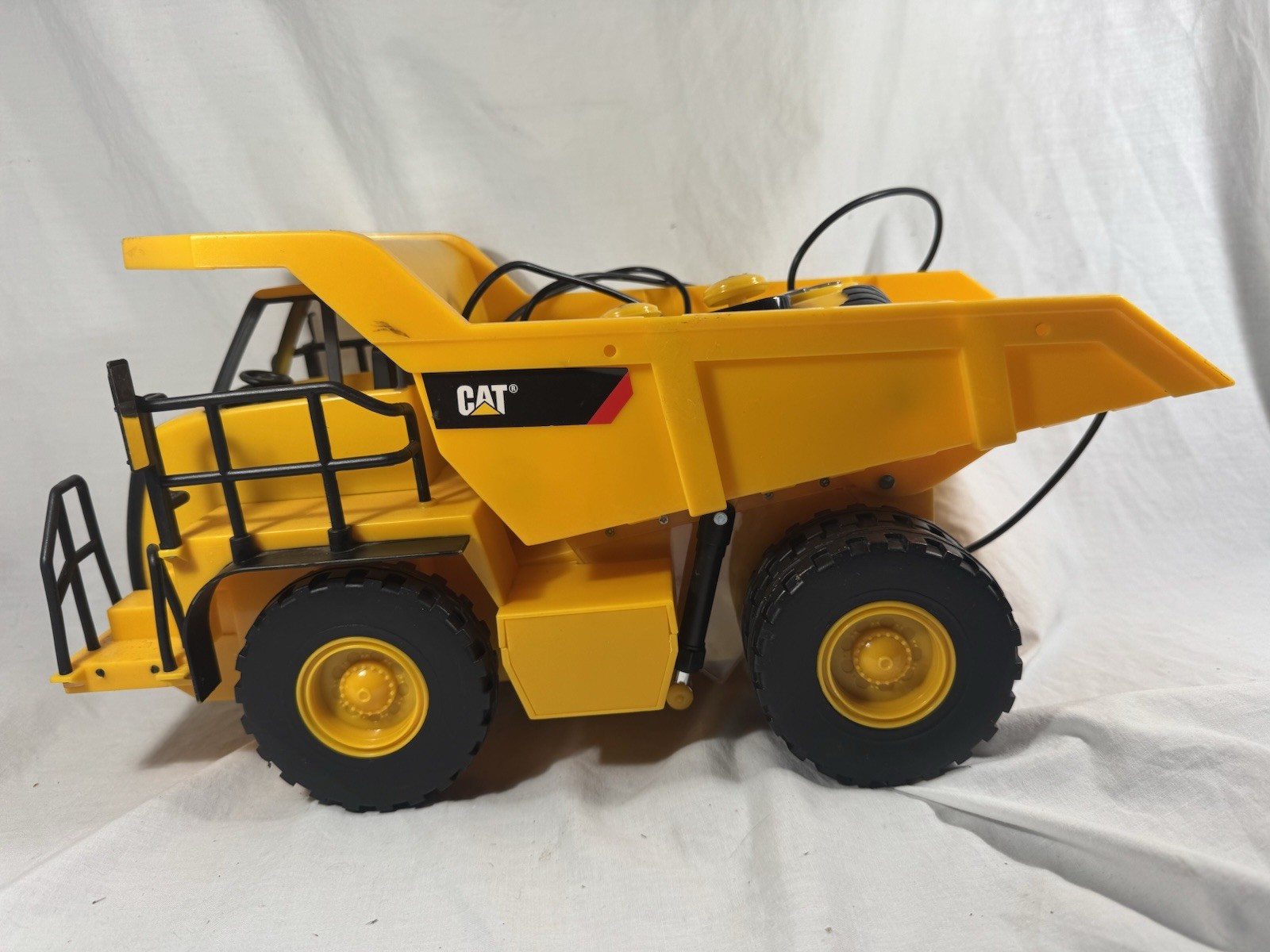 Vintage CAT Caterpillar Dump Truck 1995 Toy State R/C Wired Remote -Some Testing